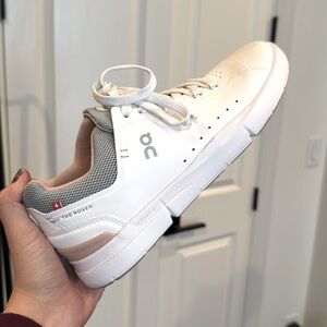On Roger Sneakers, white (with gray and pink details), 8.5